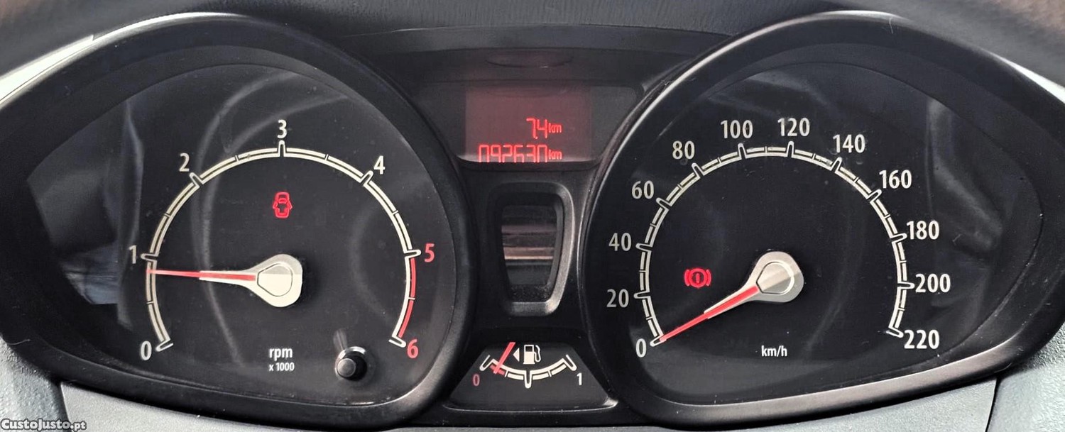 Ford Fiesta 1.4d 92.000km — fotografia 5