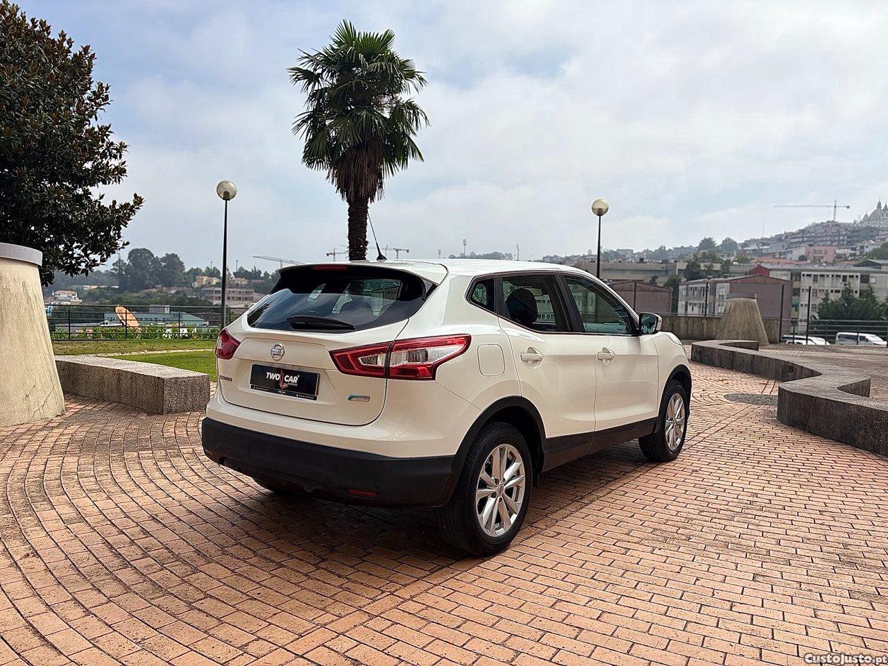 Nissan Qashqai 1.5DCI 110CV EXCLUSIVE — fotografia 9