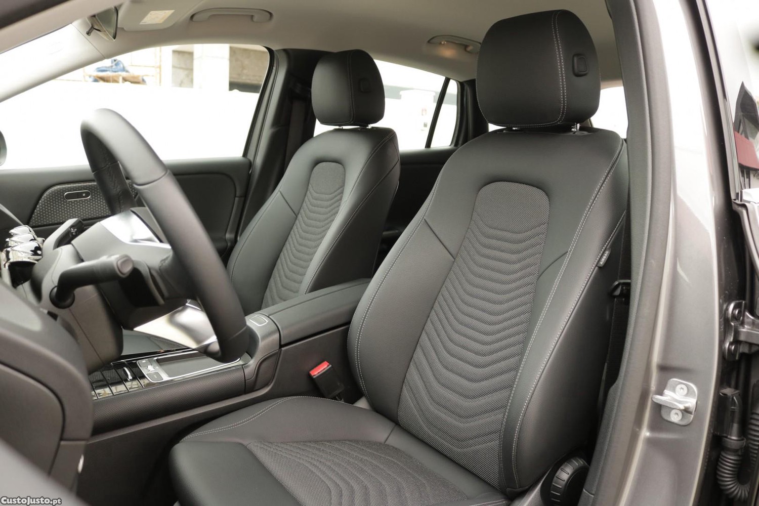 Mercedes-Benz GLA 180 180 d Auto — fotografia 44