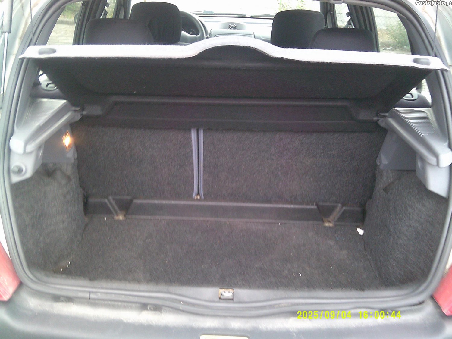 Renault Clio 1.2 Gasolina — fotografia 2