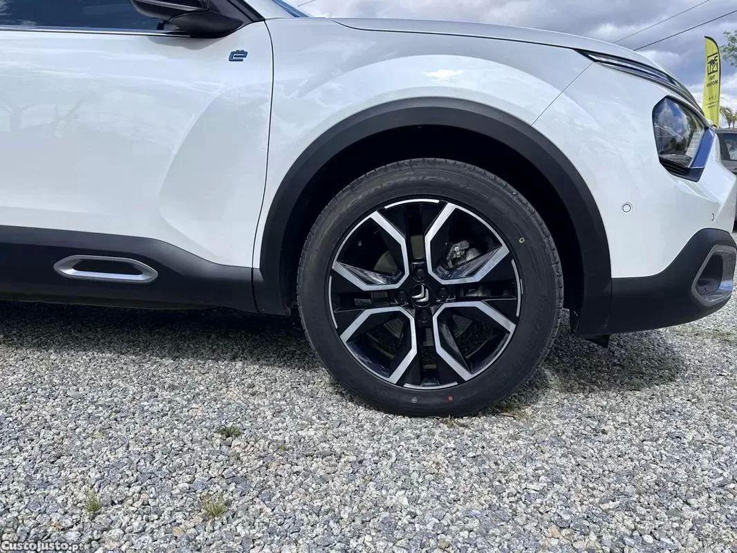 Citroën e-C4 X 50 kwh shine pack - 22 — photo 3