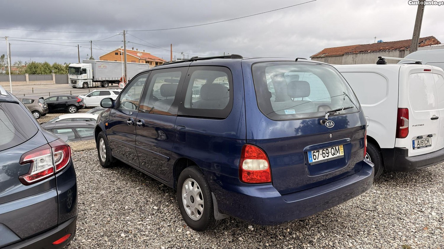 Kia Carnival 2.9 TDI de 2000 — fotografia 9