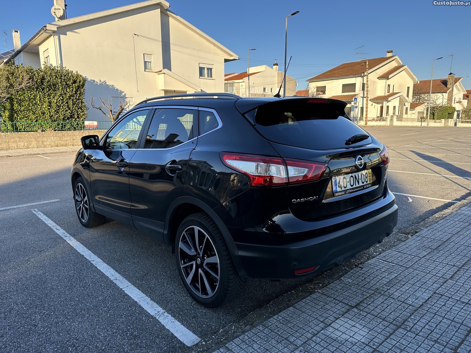 Nissan Qashqai 1.6dCi 130cvs X-Tronic Tekna Premium 19 — fotografia 4