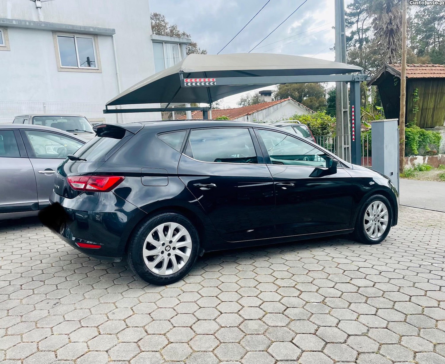 SEAT Leon 1.6 TDi Reference Ecomotive — fotografia 13