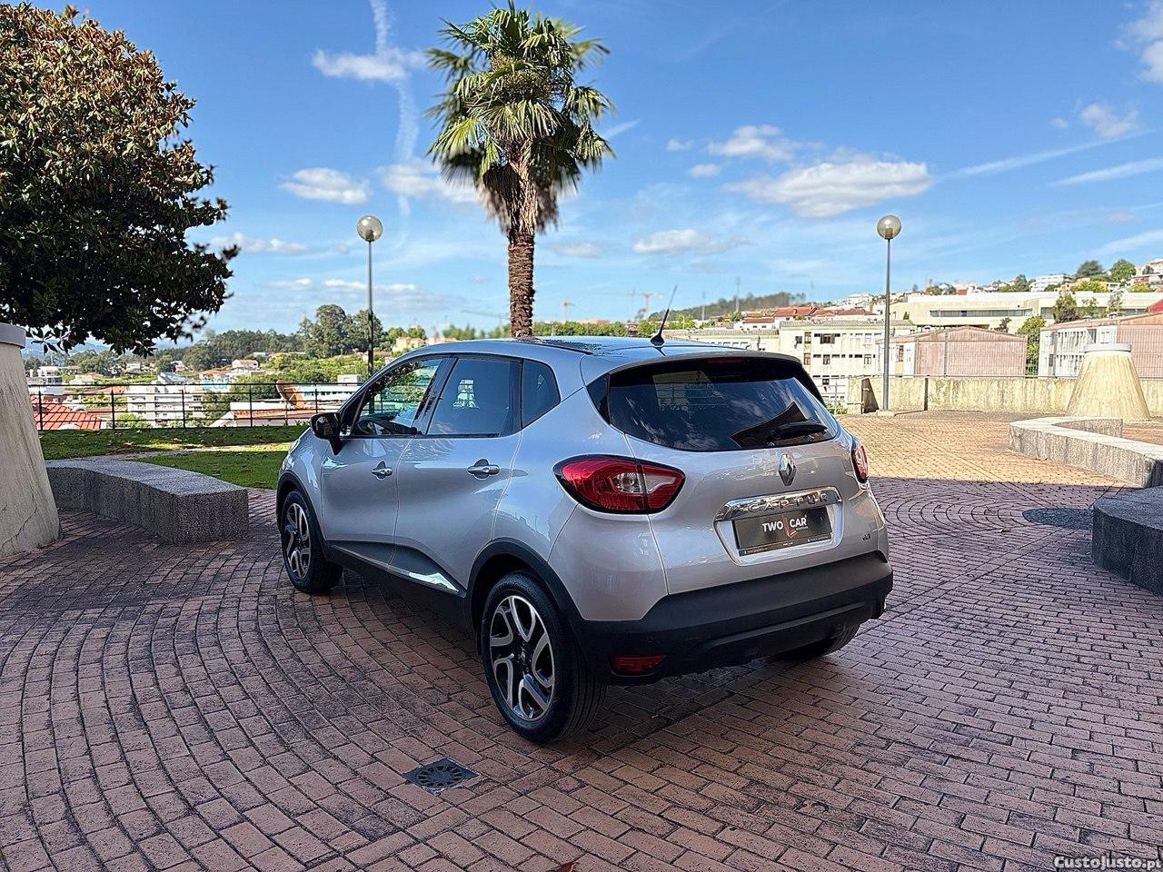 Renault Captur 1.5DCI 110CV EXCLUSIVE — fotografia 12