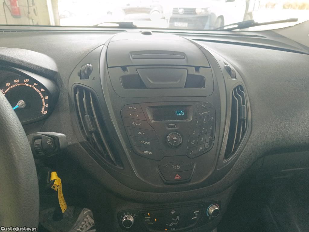 Ford Tourneo Courier 1.0 EcoBoost Ambiente 100cv — fotografia 15