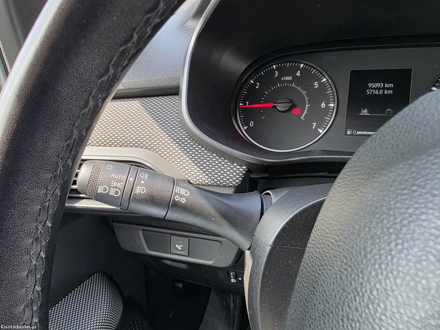 Dacia Sandero 1.0 TCe Comfort — fotografia 6