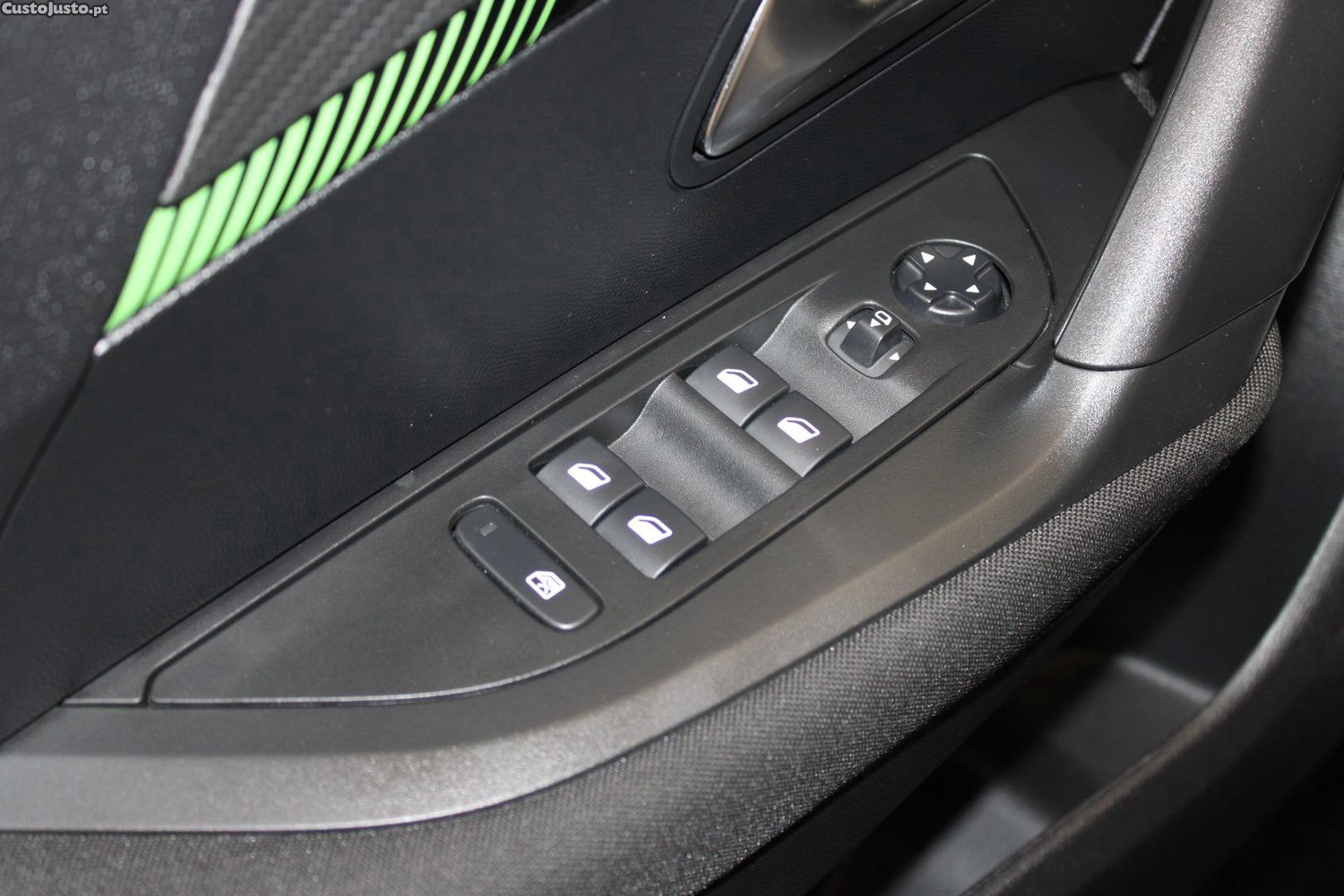 Peugeot 2008 1.5 BHDI ACTIVE (AUTO) — fotografia 8