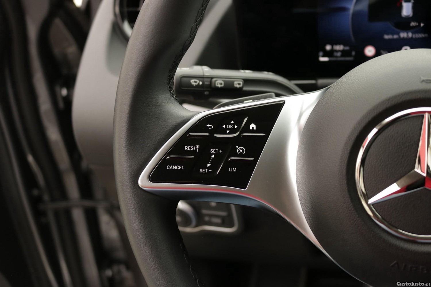 Mercedes-Benz GLA 180 180 d Auto — fotografia 30
