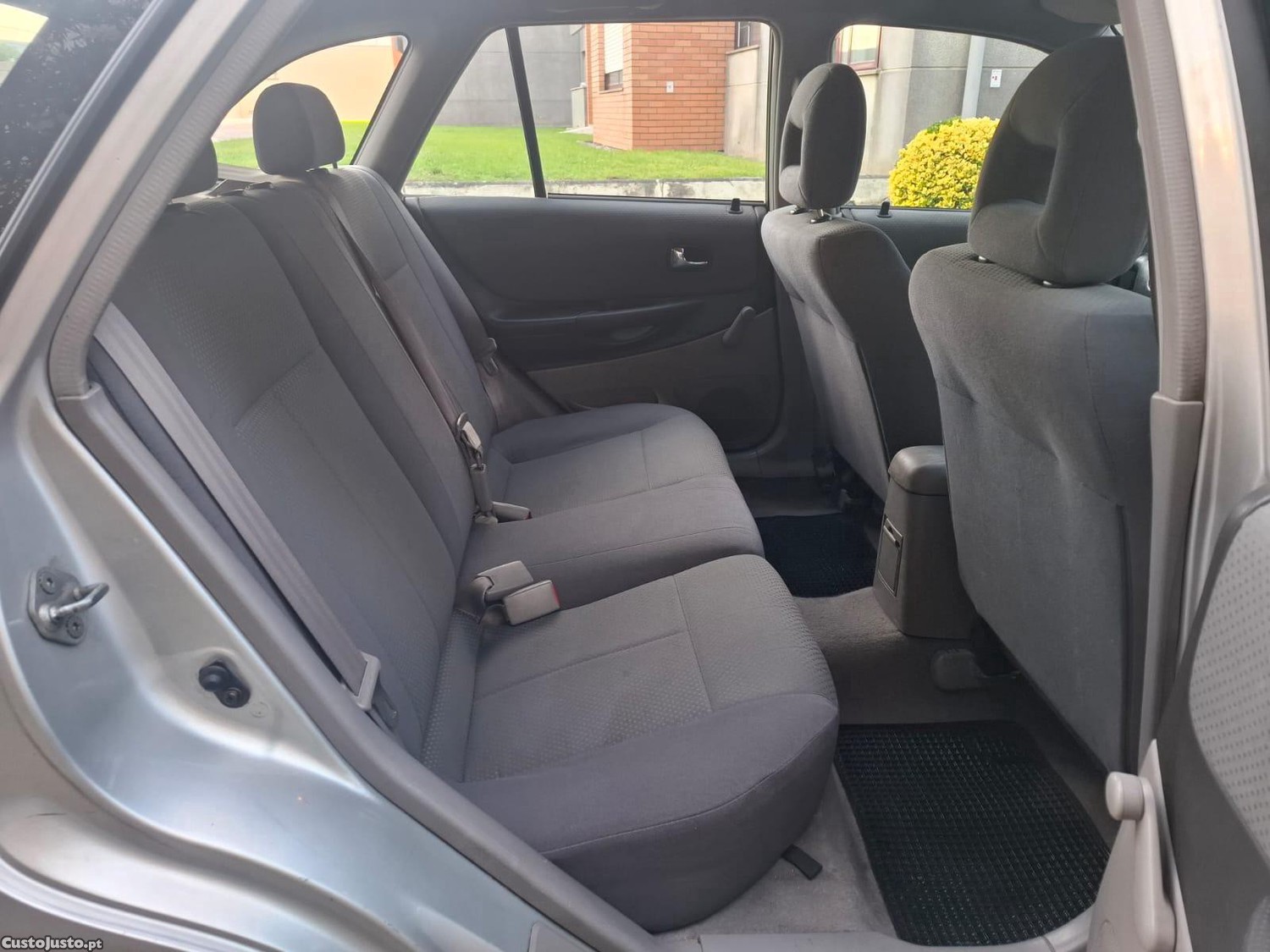 Mazda 323 1.3 I — fotografia 4