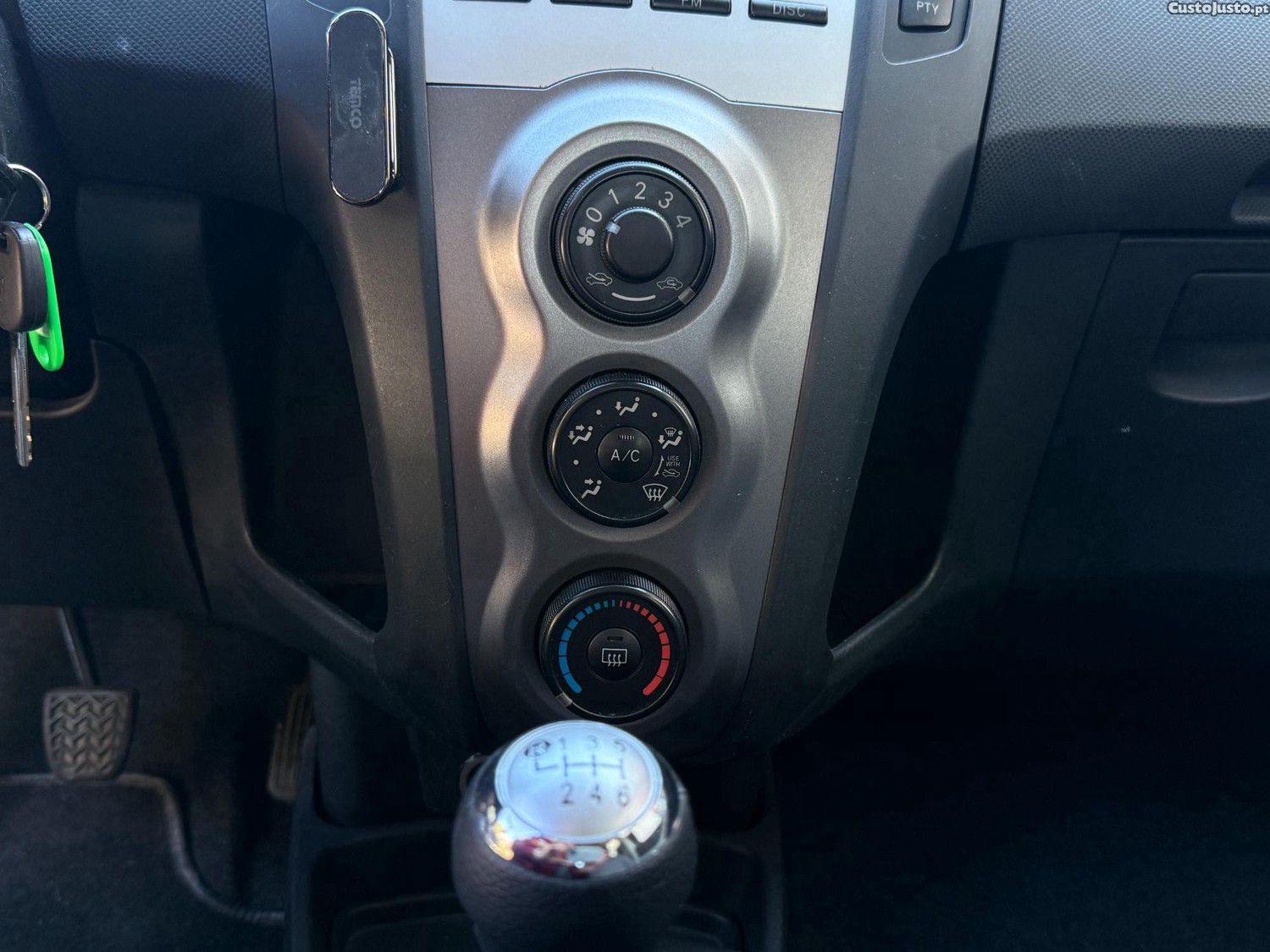Toyota Yaris 1.4 D4D — fotografia 5