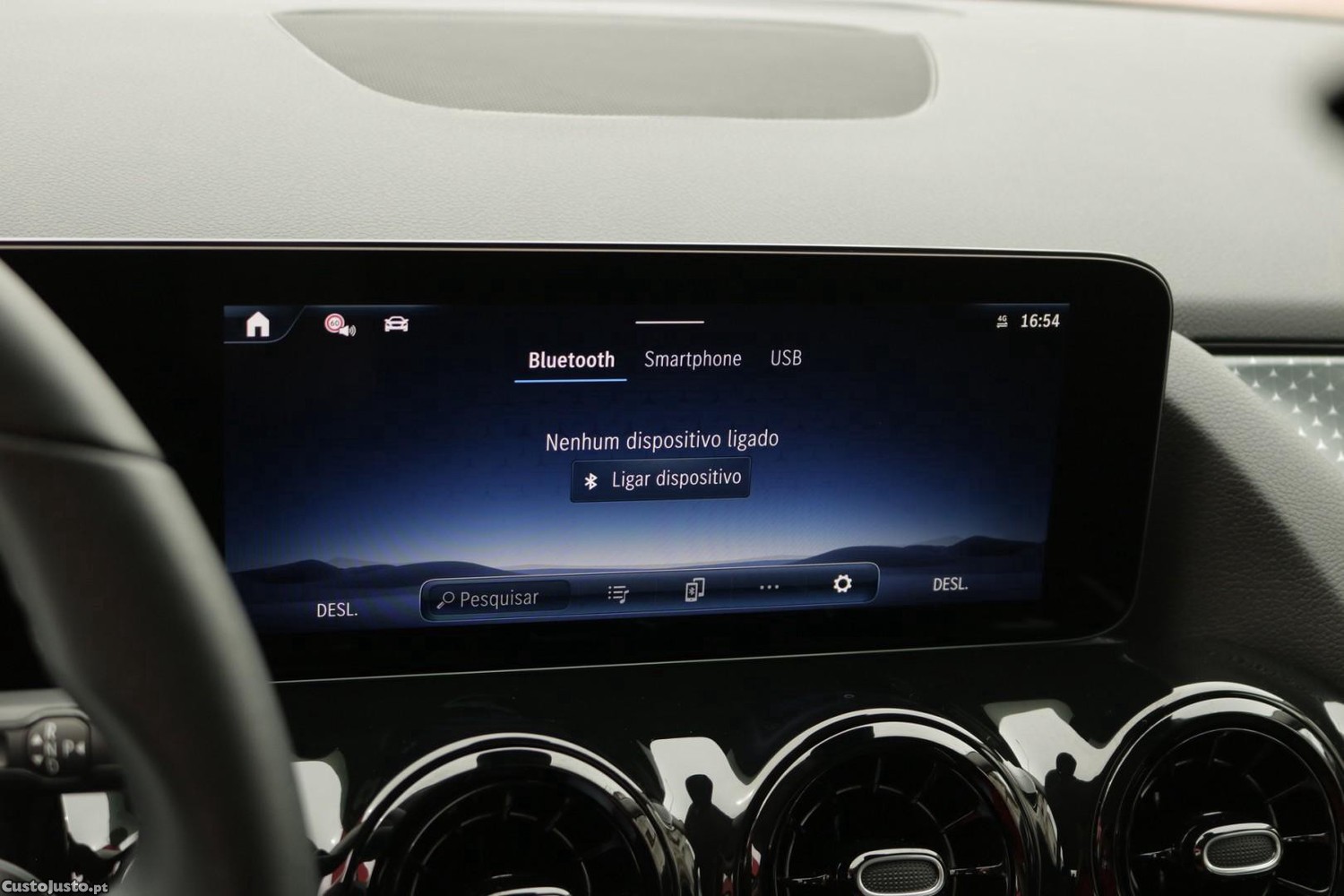 Mercedes-Benz GLA 180 180 d Auto — fotografia 13