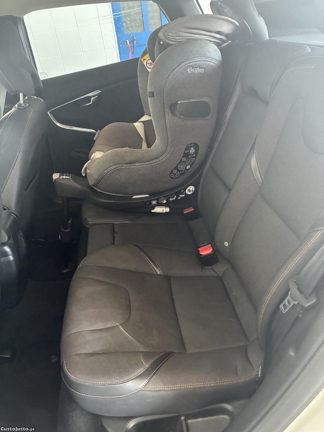 Volvo V40 Cross Country — photo 5