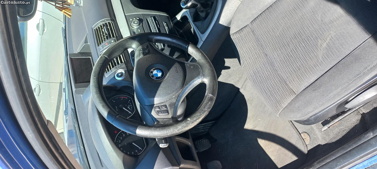 BMW 118 2.0 143cv — fotografia 3