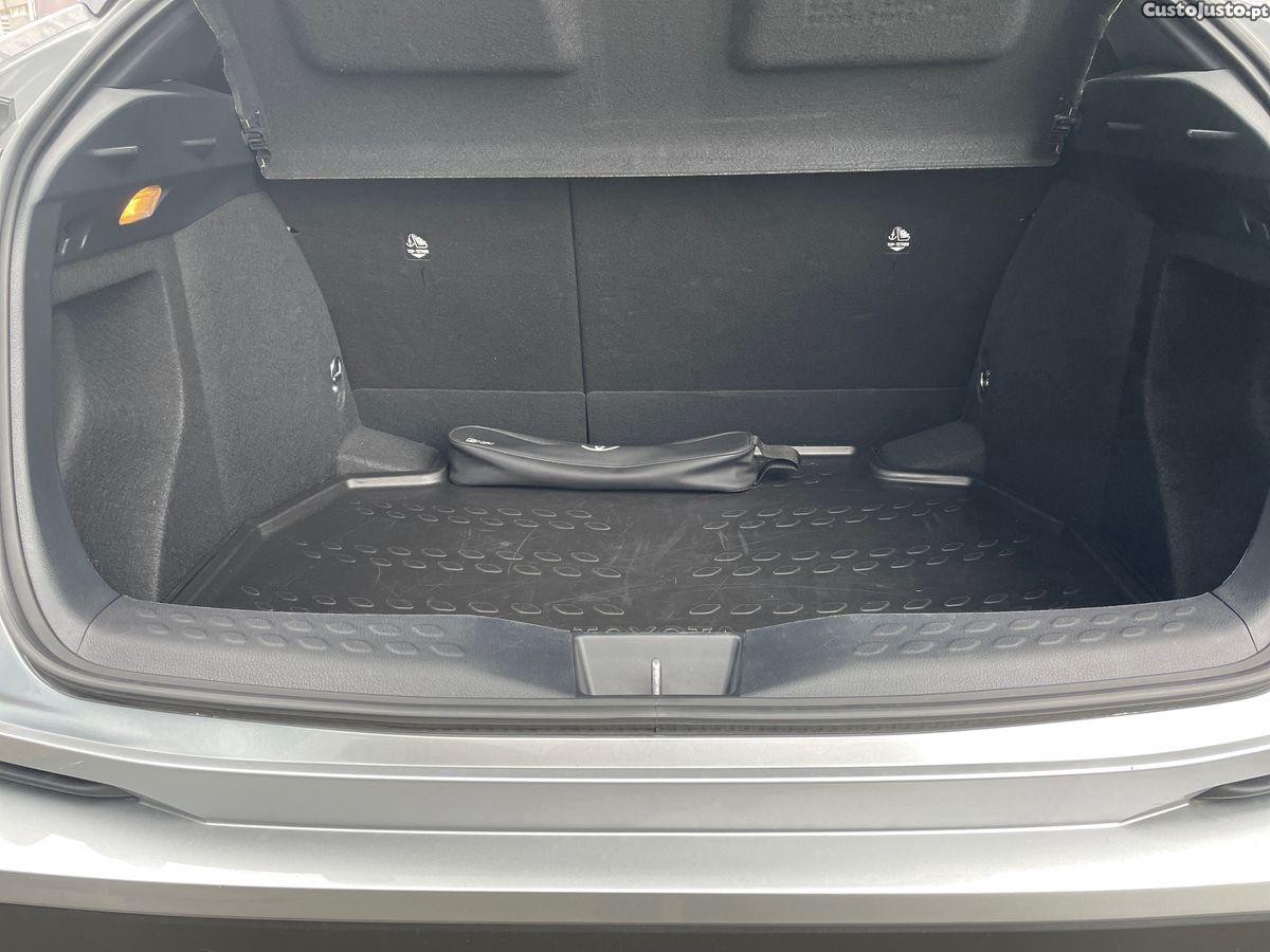 Toyota C-HR 1.8 Hybrid Square Collection — fotografia 8