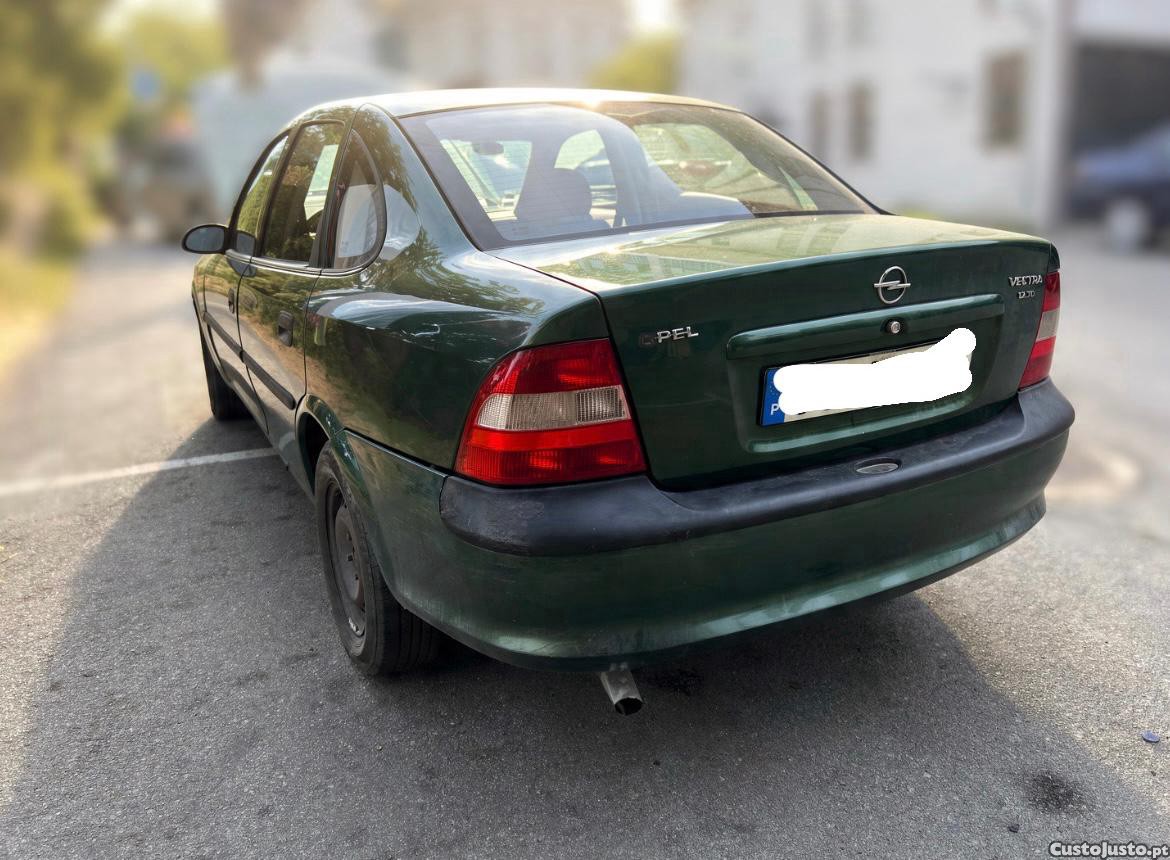 Opel Vectra B 1.7 turbo diesel — fotografia 4