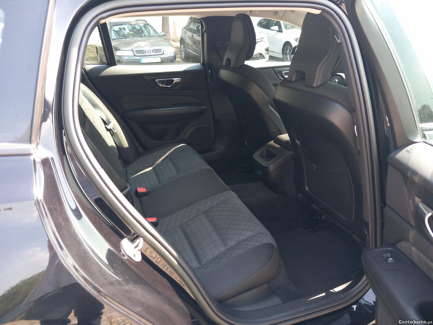 Volvo V60 2.0 D4 Momentum Geartronic — fotografia 8