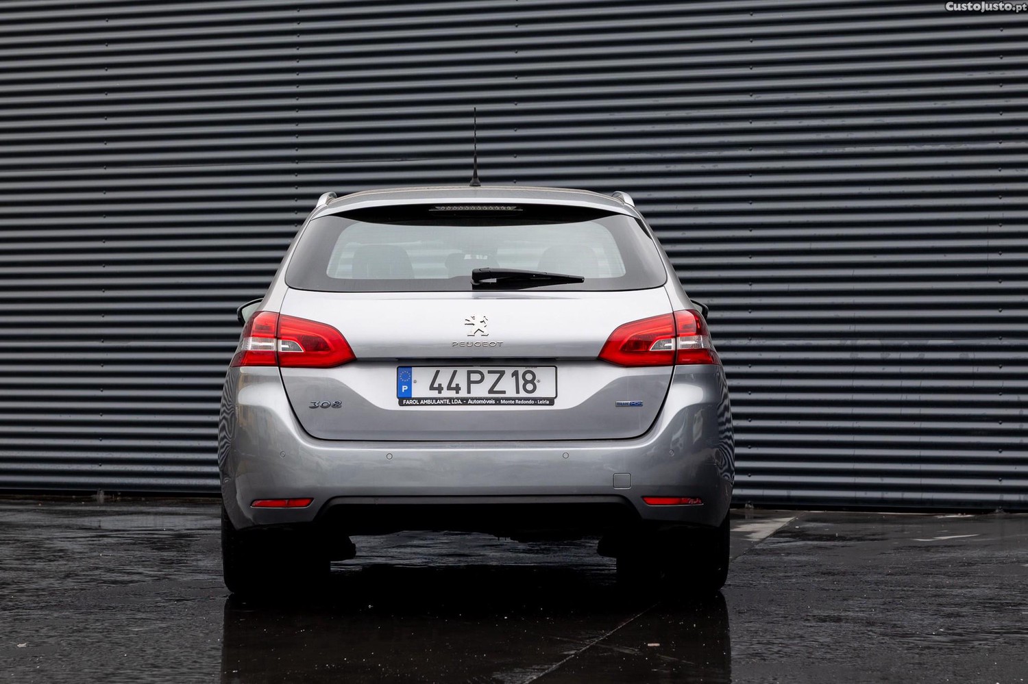 Peugeot 308 SW 1.6 BlueHDi Active — fotografia 17