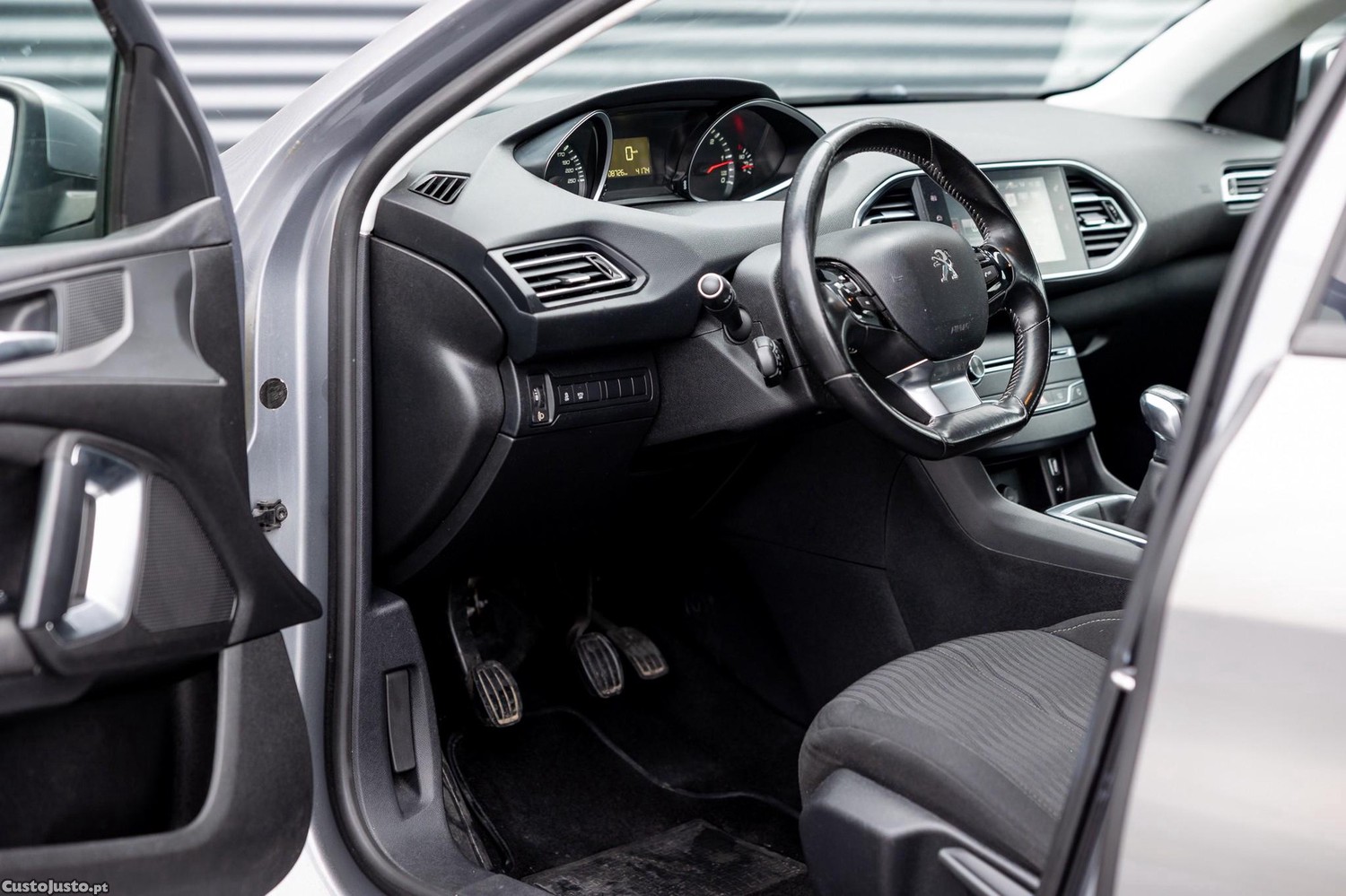 Peugeot 308 SW 1.6 BlueHDi Active — fotografia 12