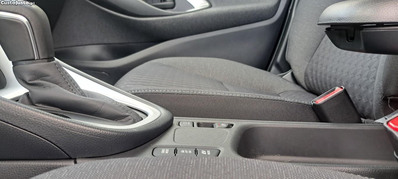 Toyota Yaris Comfort Plus 1.5 HDF (nacional c/ 25.300 km) — fotografia 5