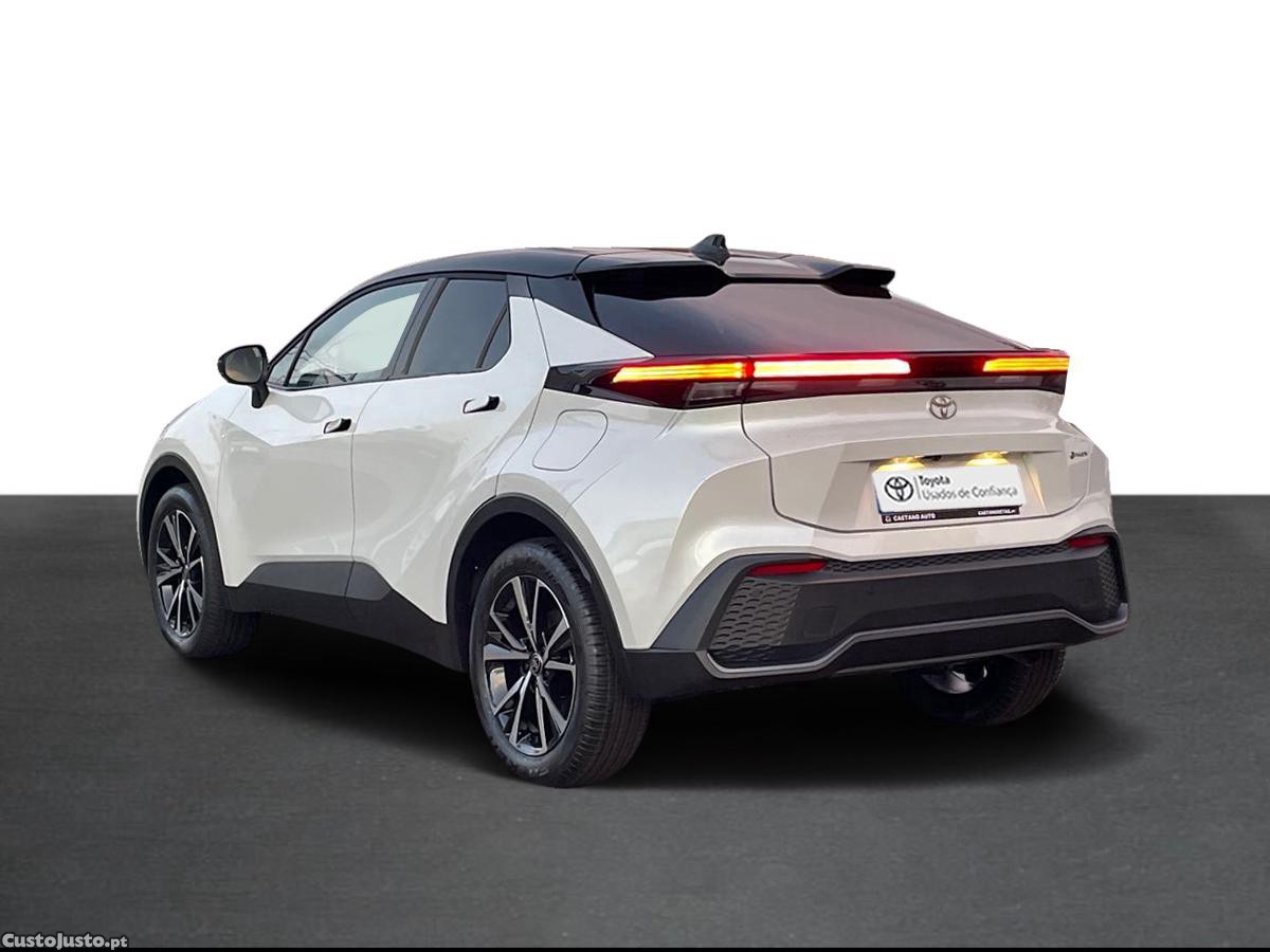 Toyota C-HR 2.0 HDF Plug-in Square Collection — fotografia 13