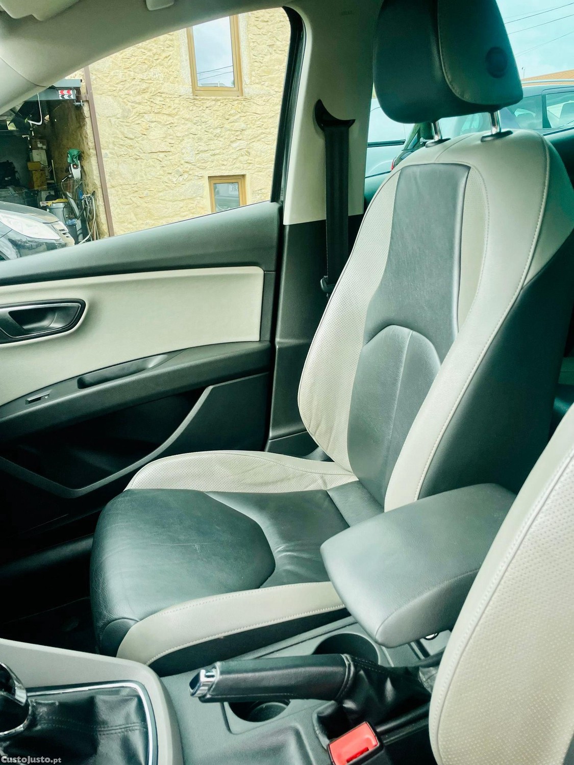 SEAT Leon 1.6 TDi Reference Ecomotive — fotografia 5