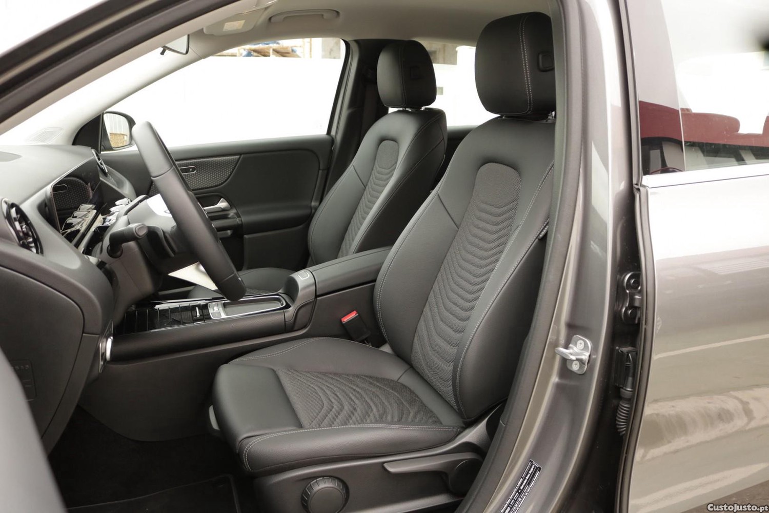 Mercedes-Benz GLA 180 180 d Auto — fotografia 45