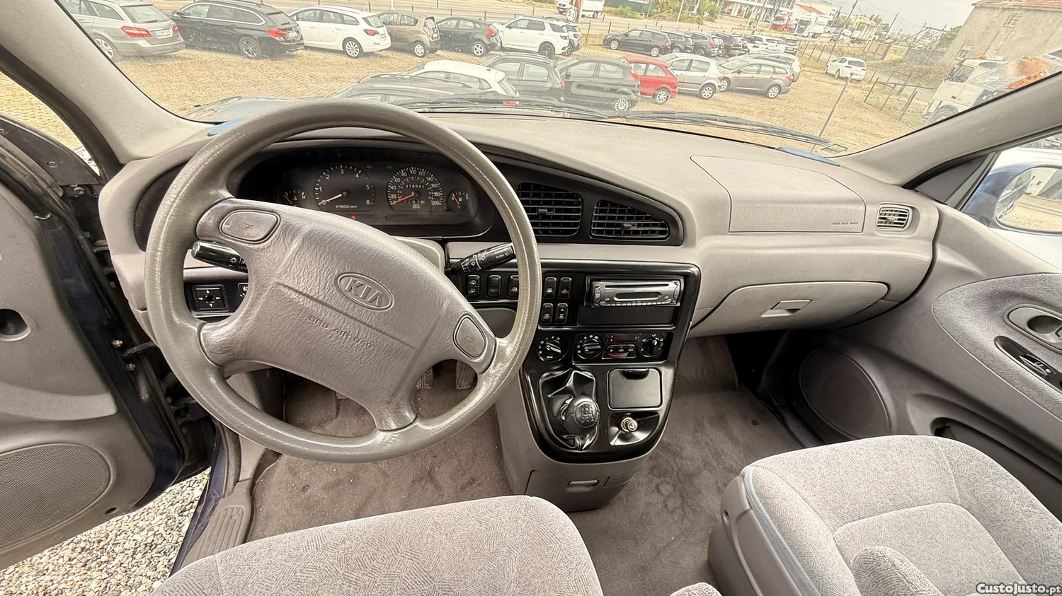 Kia Carnival 2.9 TDI de 2000 — fotografia 7