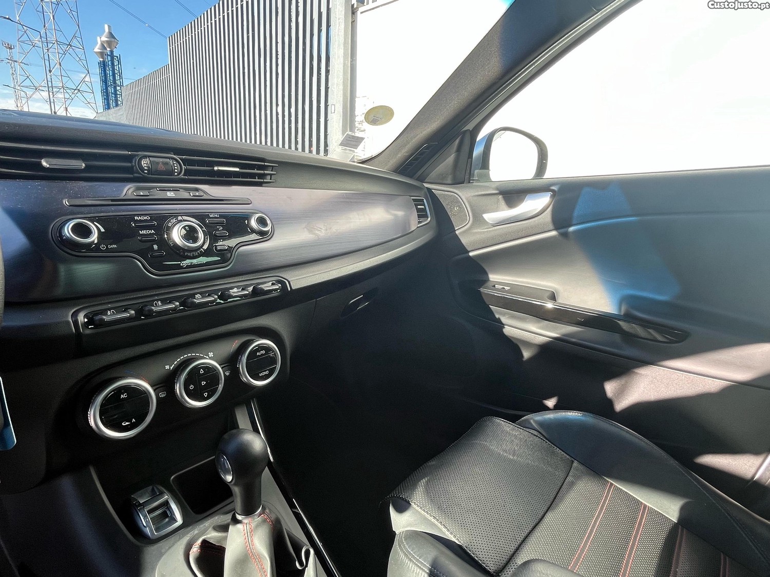 Alfa Romeo Giulietta Jtdm 2.0 — fotografia 9