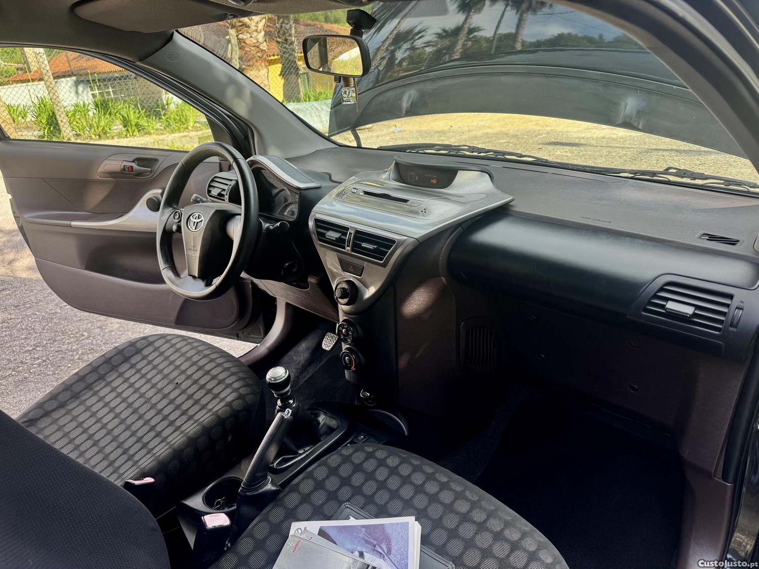 Toyota iQ 1.0 VVt-i + nacional — fotografia 3