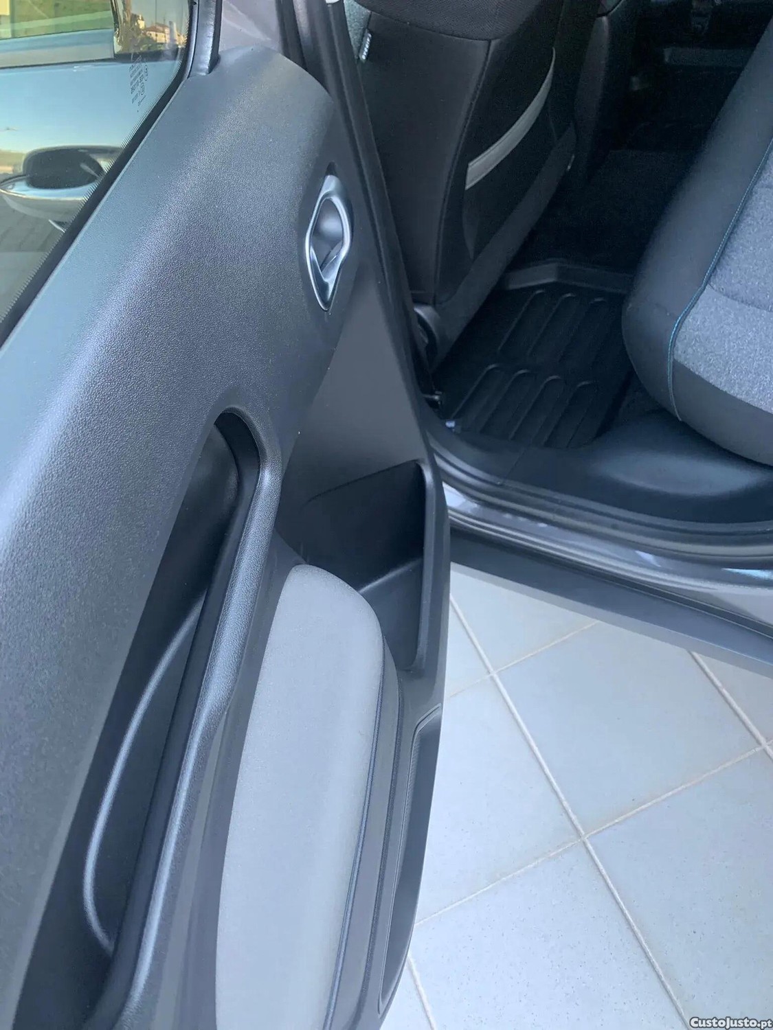 Citroën C4 1.5 BlueHDi Feel Pack — fotografia 10