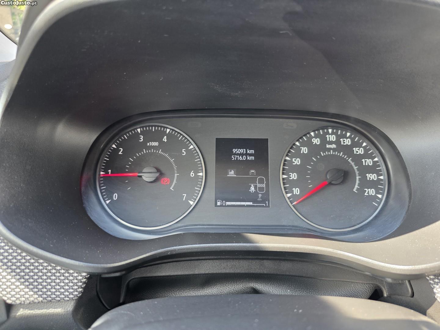 Dacia Sandero 1.0 TCe Comfort — fotografia 18