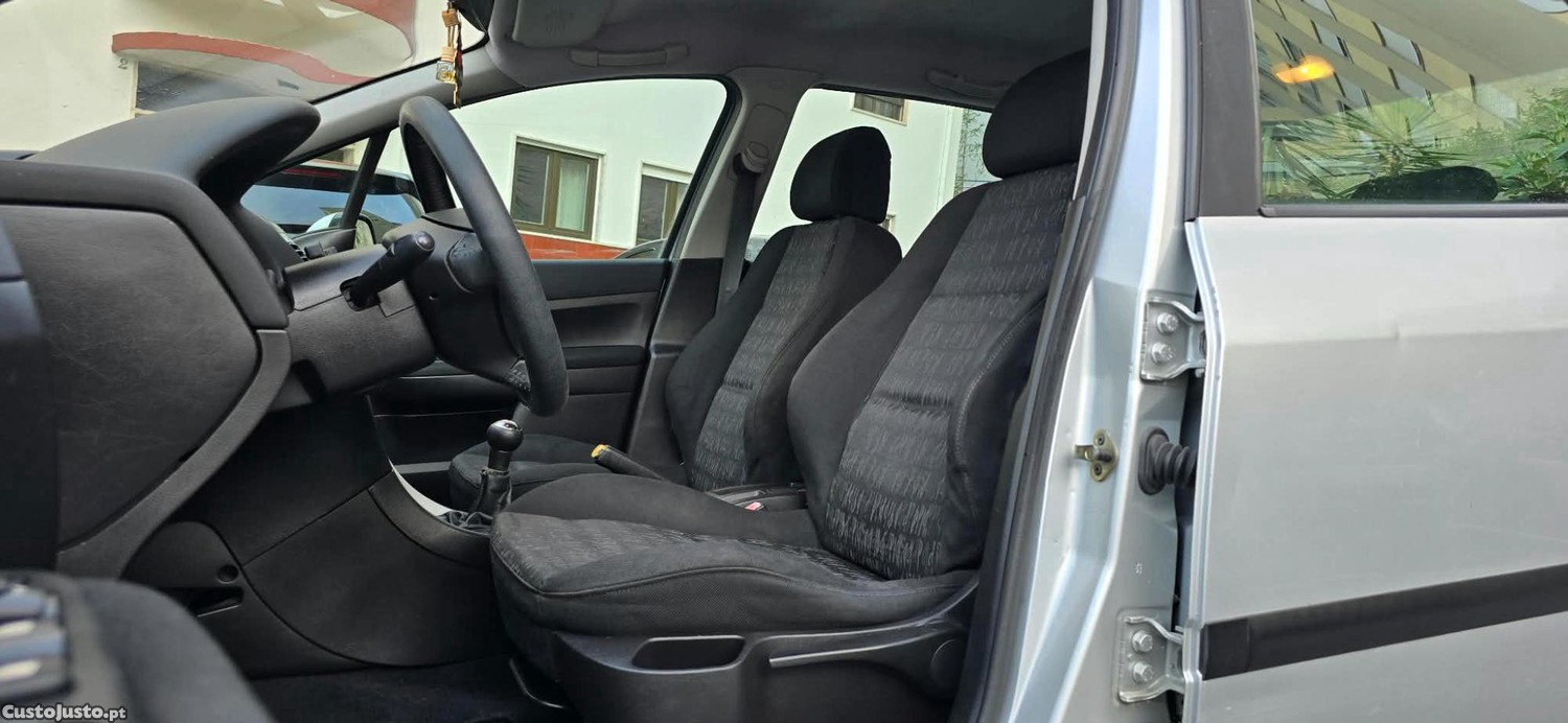 Peugeot 307 HDI — fotografia 5