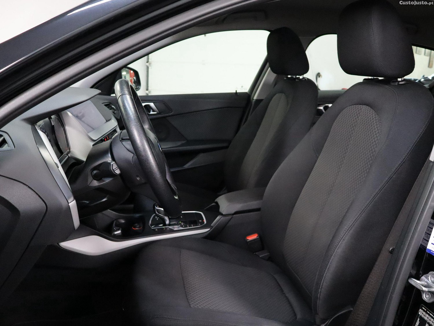 BMW 116 d Corporate Edition Auto — fotografia 18