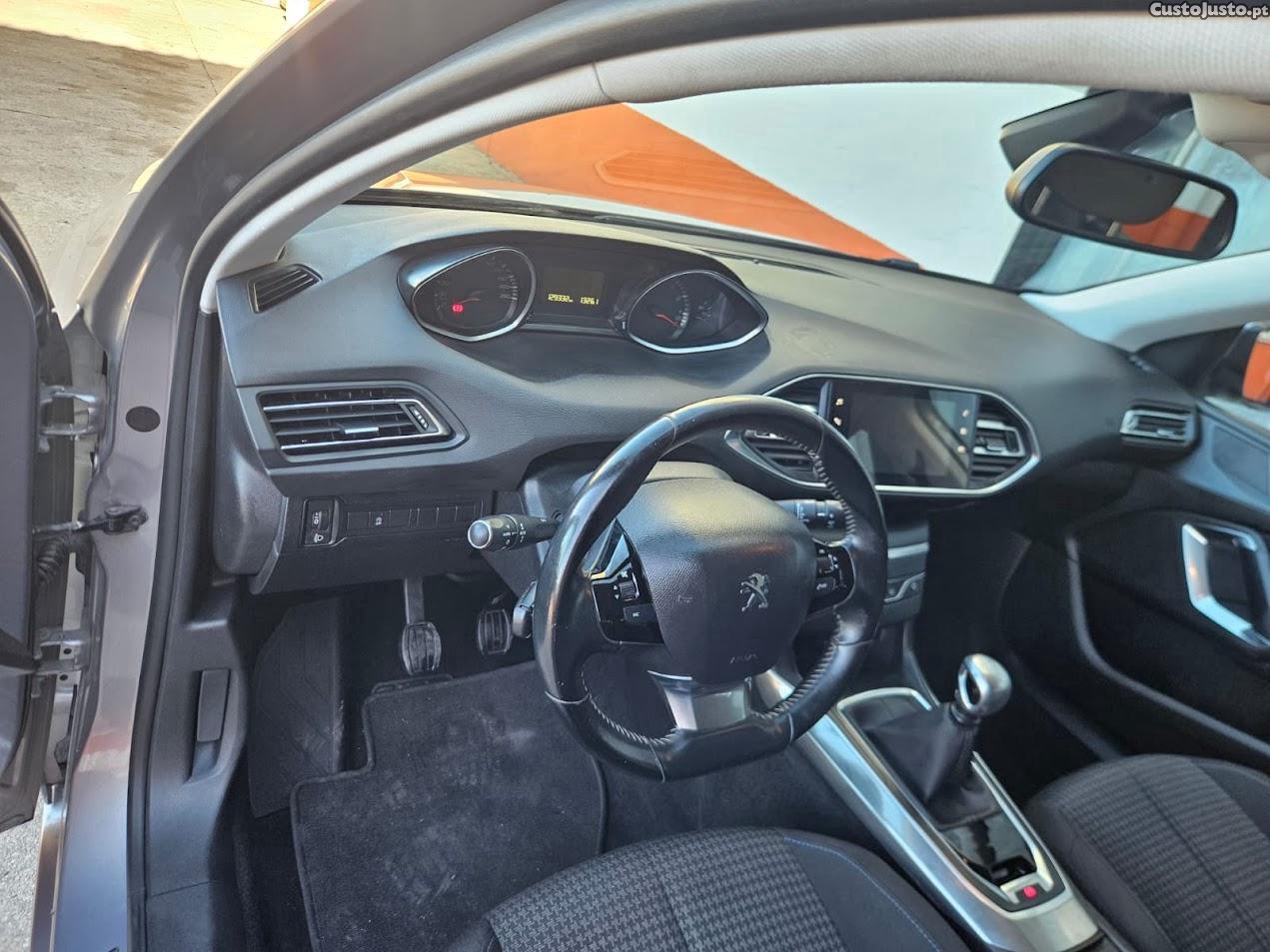 Peugeot 308 sw — fotografia 3