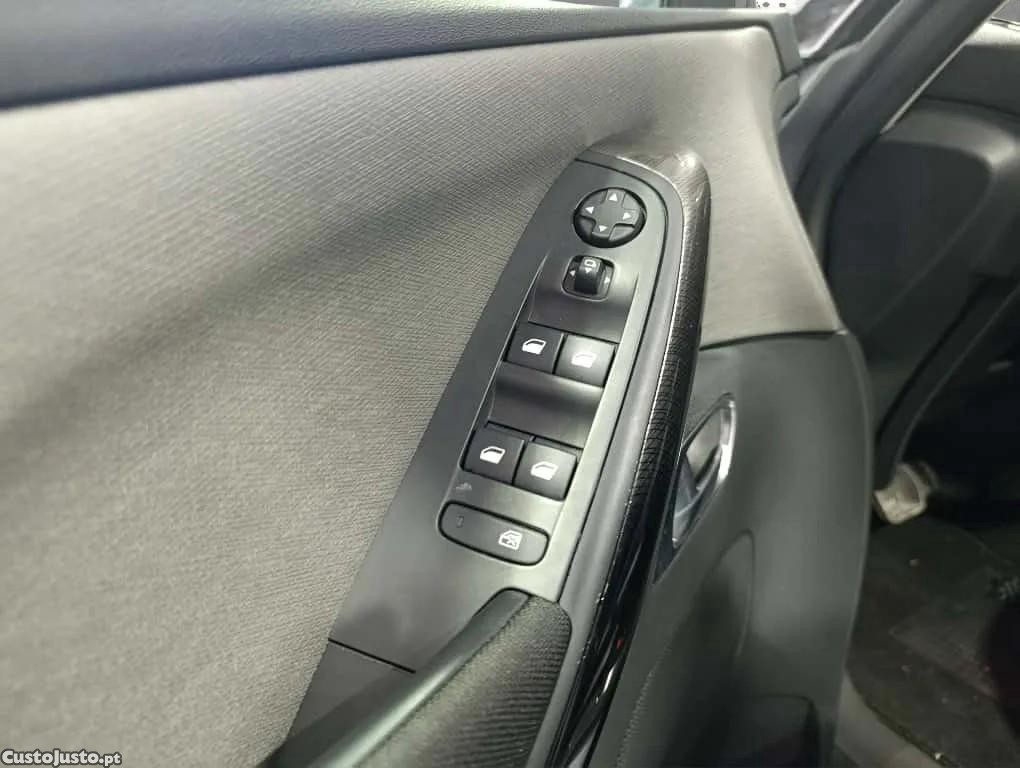 Citroën C4 Spacetourer 1.2 PureTech Feel — fotografia 3