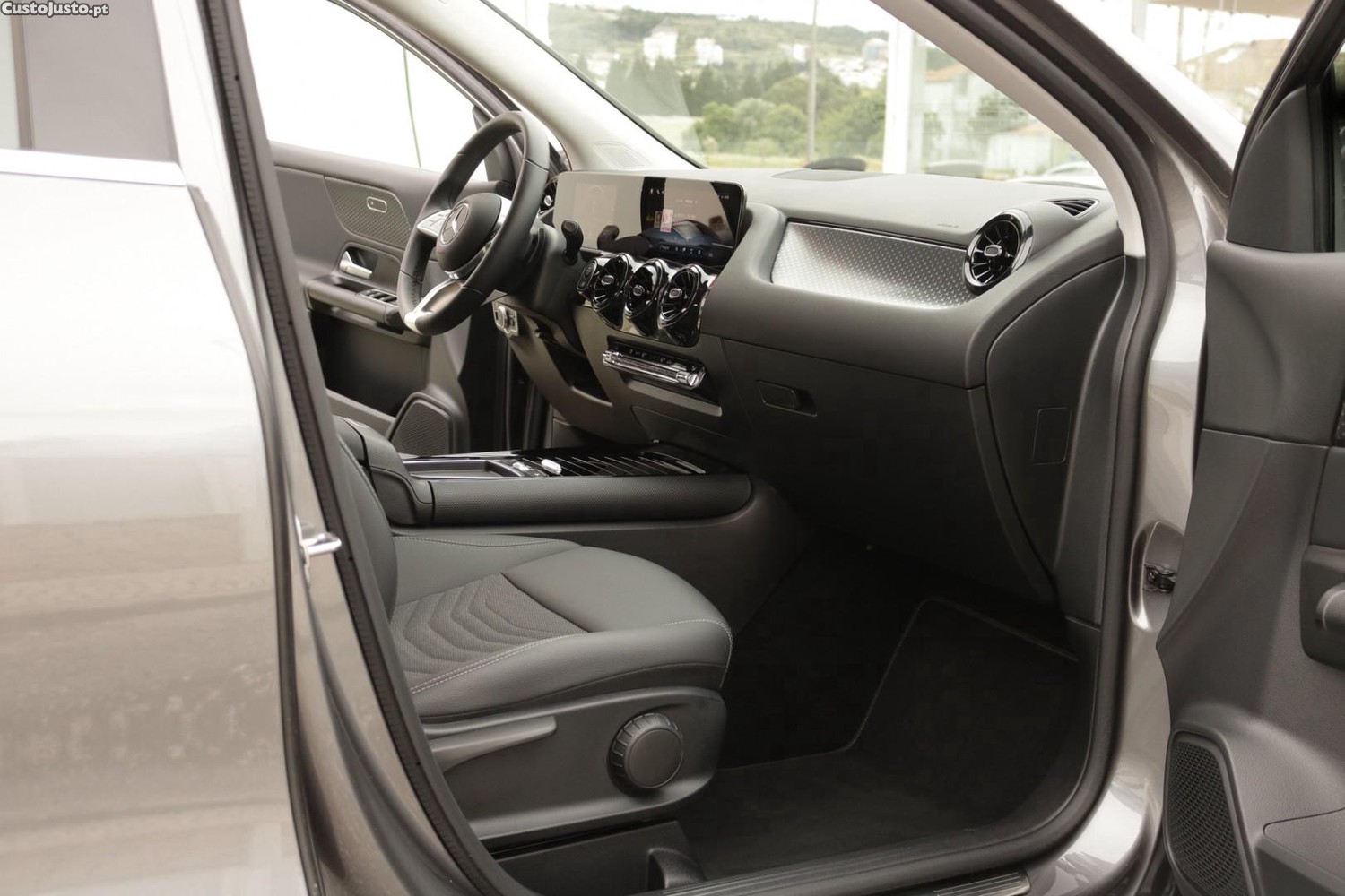 Mercedes-Benz GLA 180 180 d Auto — fotografia 43