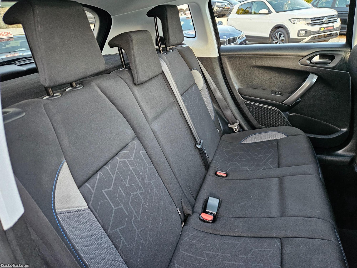 Peugeot 2008 1.2 Style — fotografia 3