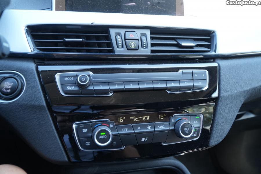 BMW X1 16 d sDrive Advantag — fotografia 3