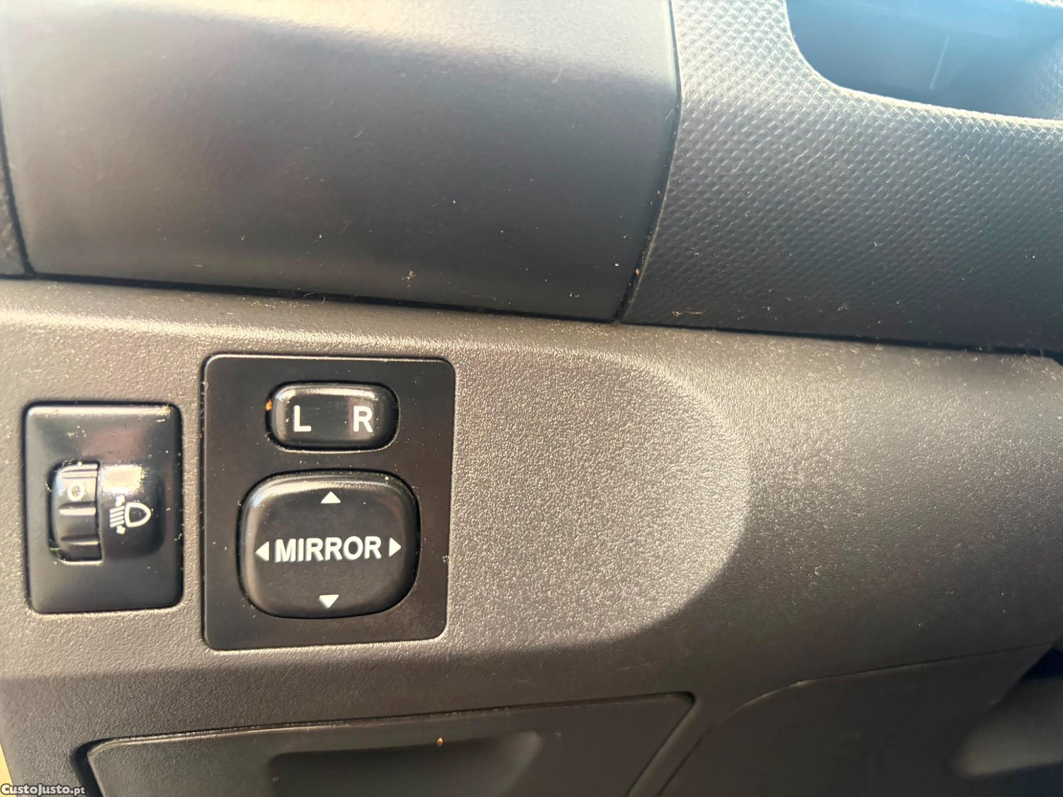 Toyota Yaris 1.0 Vvti — fotografia 8