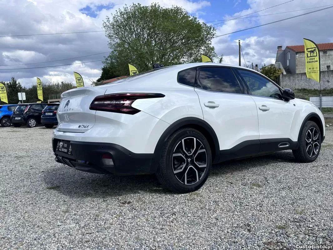 Citroën e-C4 X 50 kwh shine pack - 22 — photo 4
