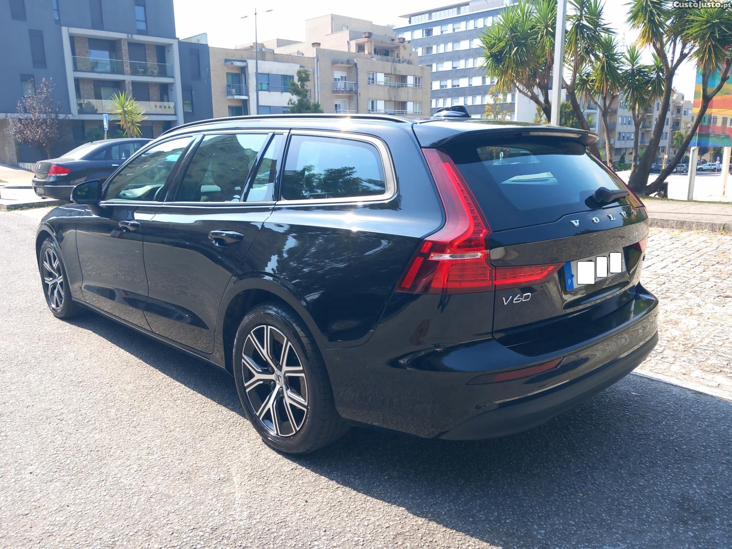 Volvo V60 2.0 D4 Momentum Geartronic — fotografia 13