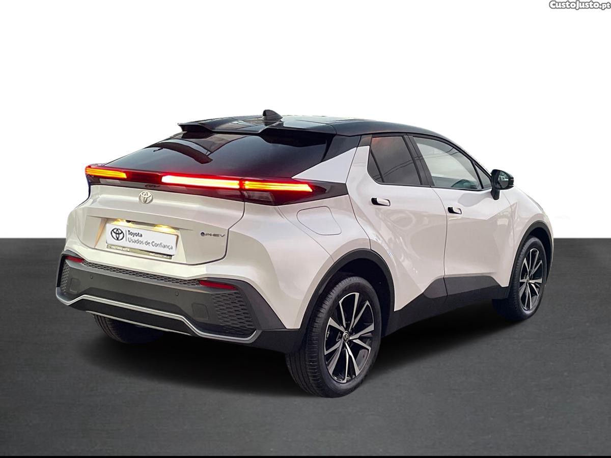 Toyota C-HR 2.0 HDF Plug-in Square Collection — fotografia 3