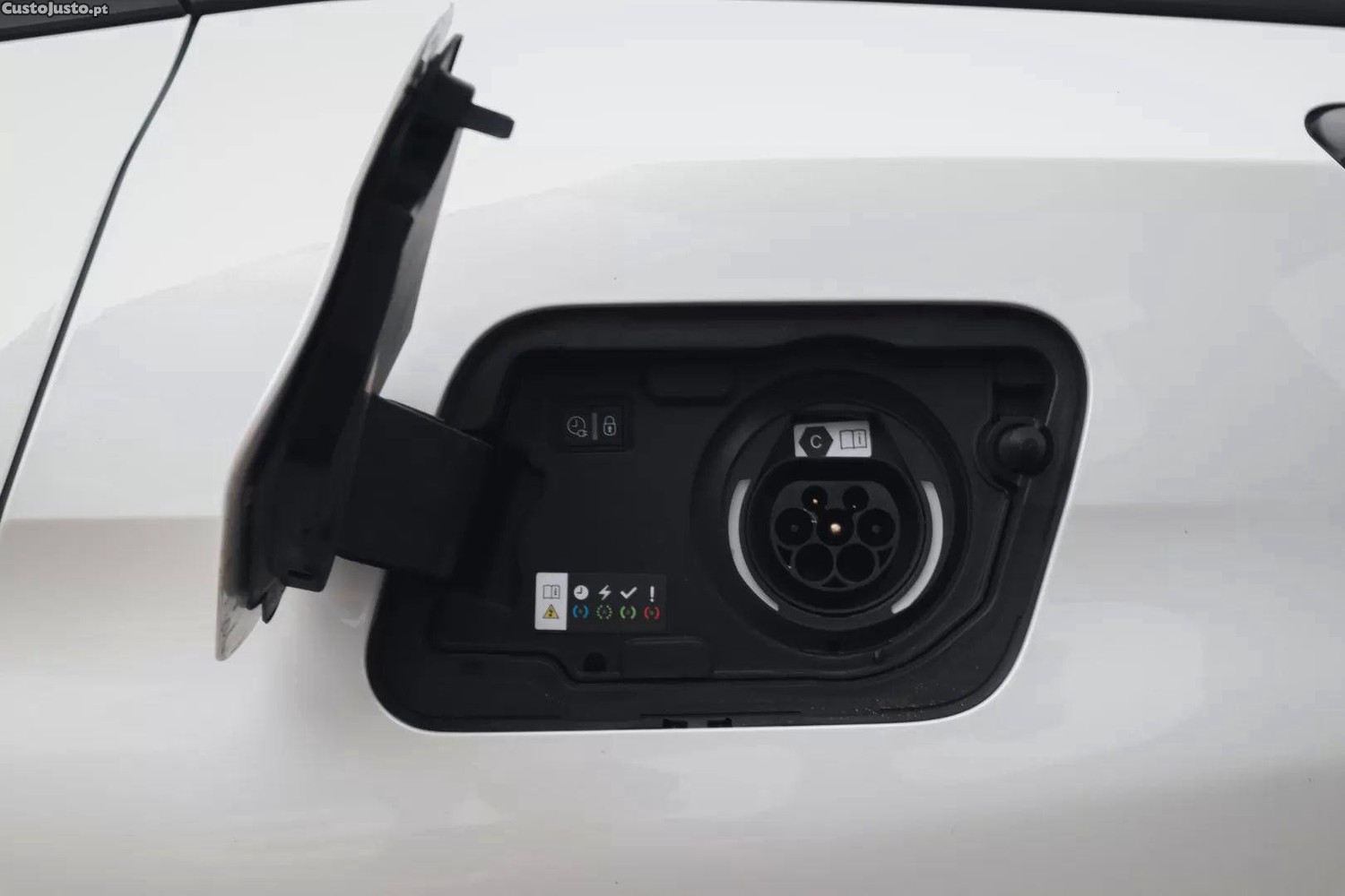 Peugeot 3008 1.6 hybrid active pack e-eat8 — fotografia 9