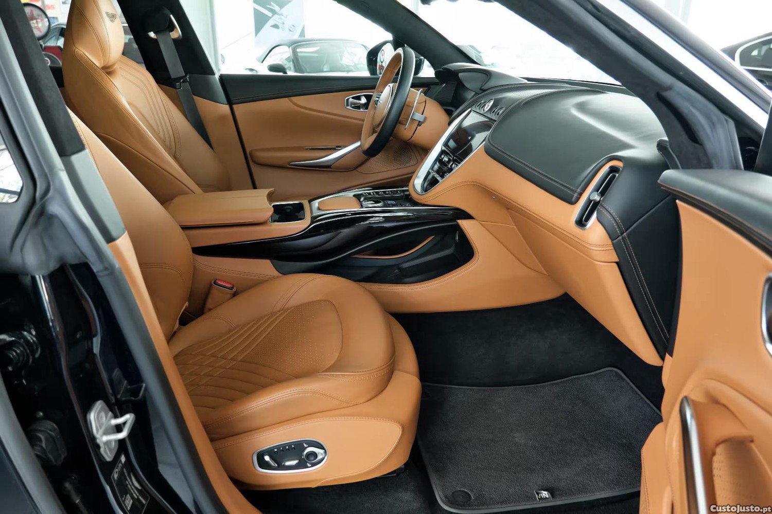 Aston Martin  4.0 V8 - 21 foto 3
