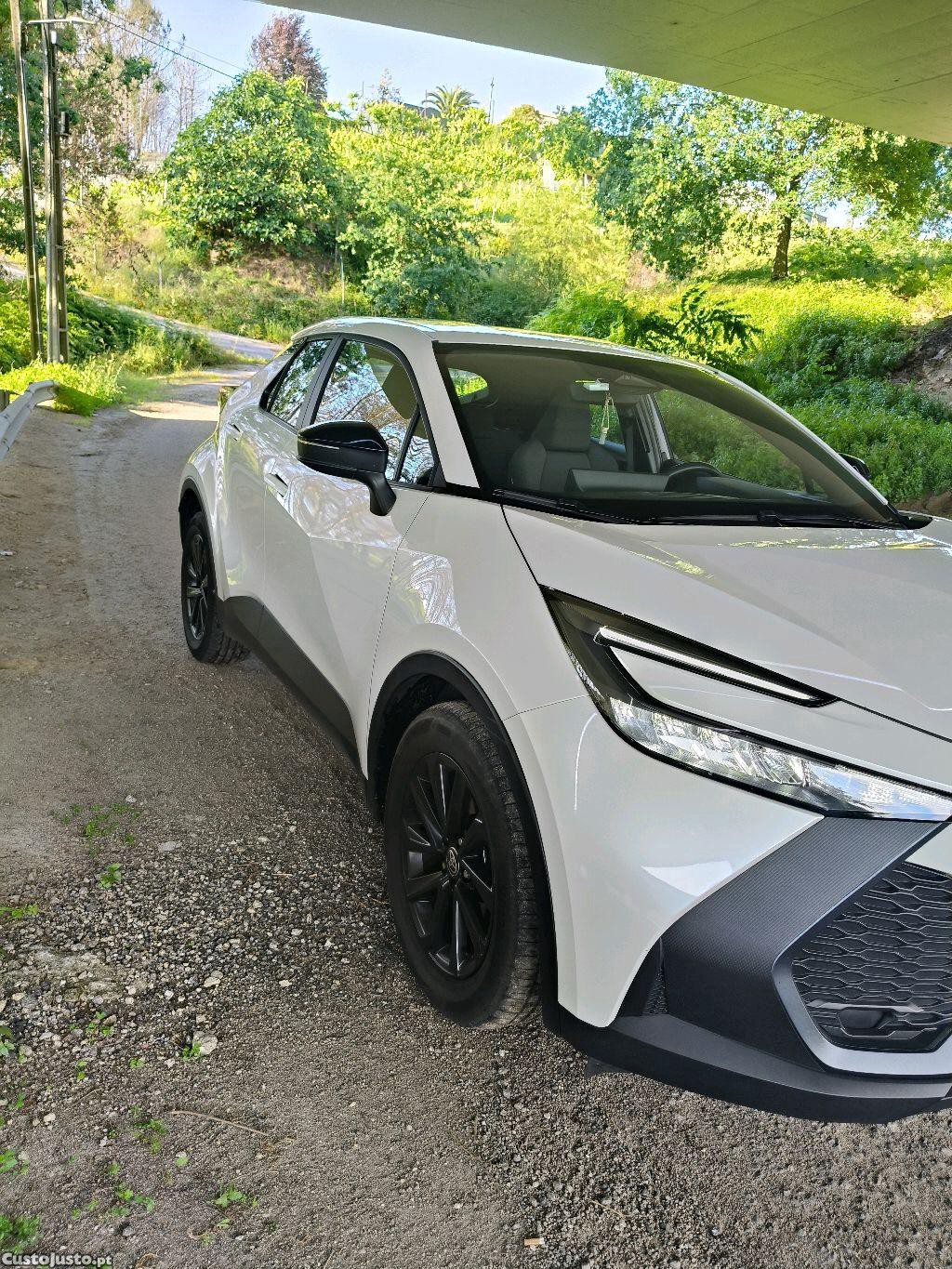 Toyota C-HR 1.8 Hybrid Comfort — fotografia 9