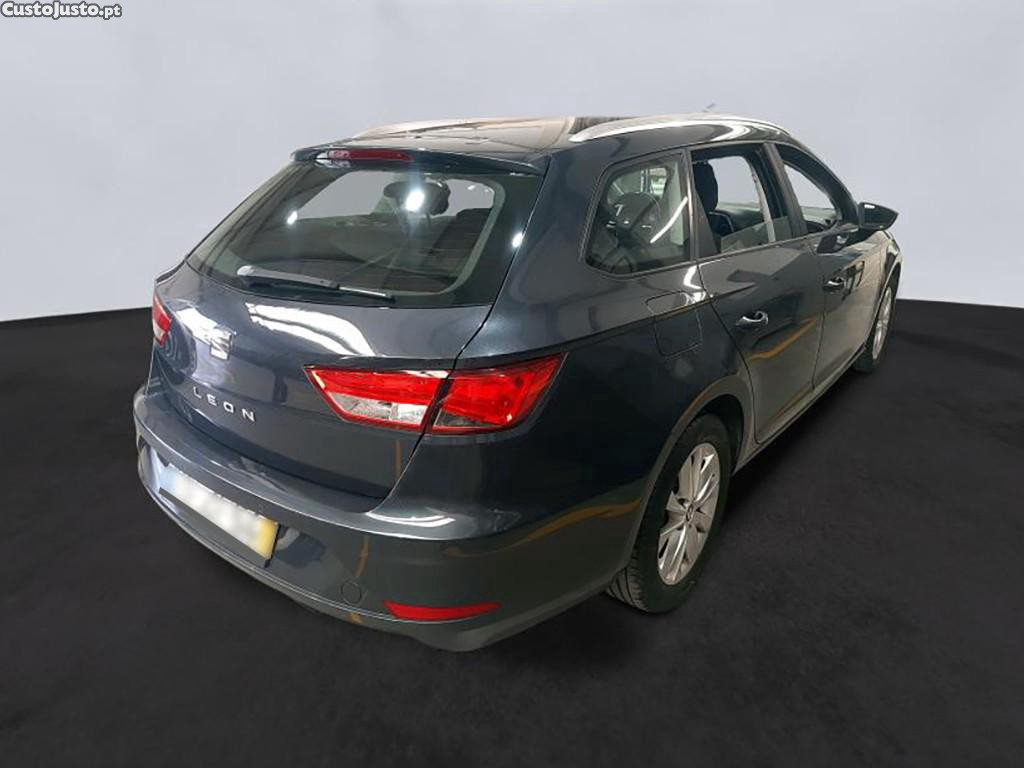SEAT Leon ST 1.6 TDI Style 115cv — fotografia 20