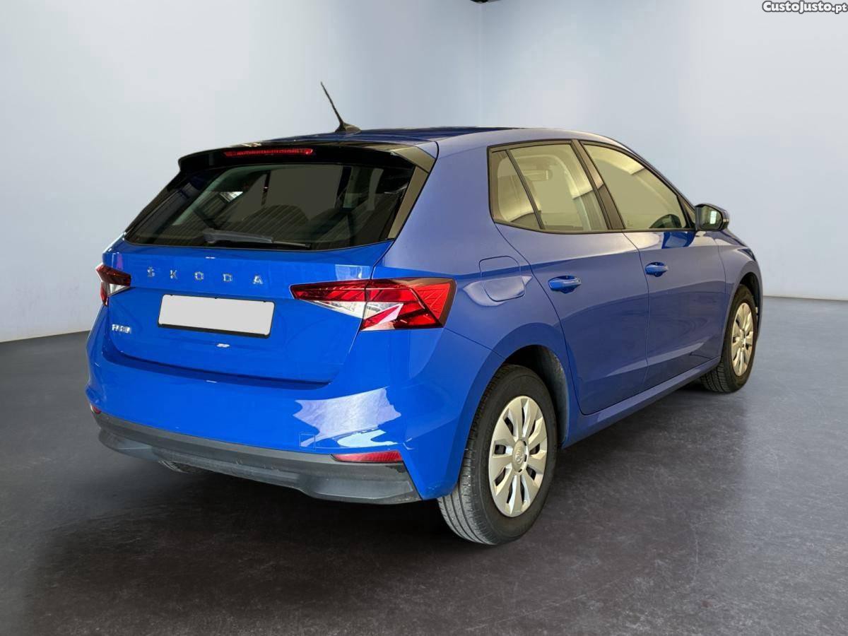 Skoda Fabia 1.0 Active — fotografia 8