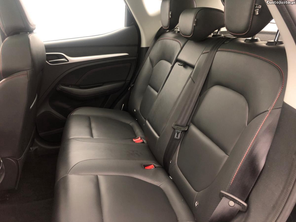 MG ZS 72.6 kWh Luxury — fotografia 2