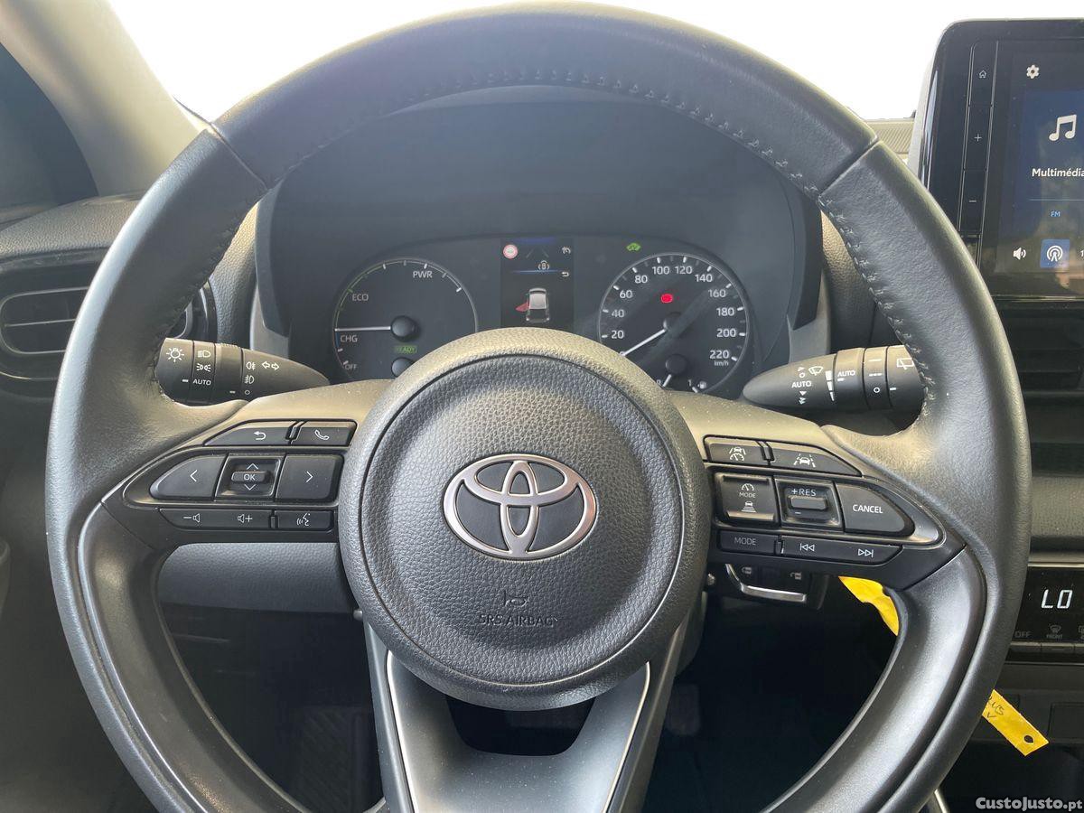Toyota Yaris 1.5 HDF Comfort Plus — fotografia 7